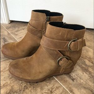 Sorel boots! Camel color!